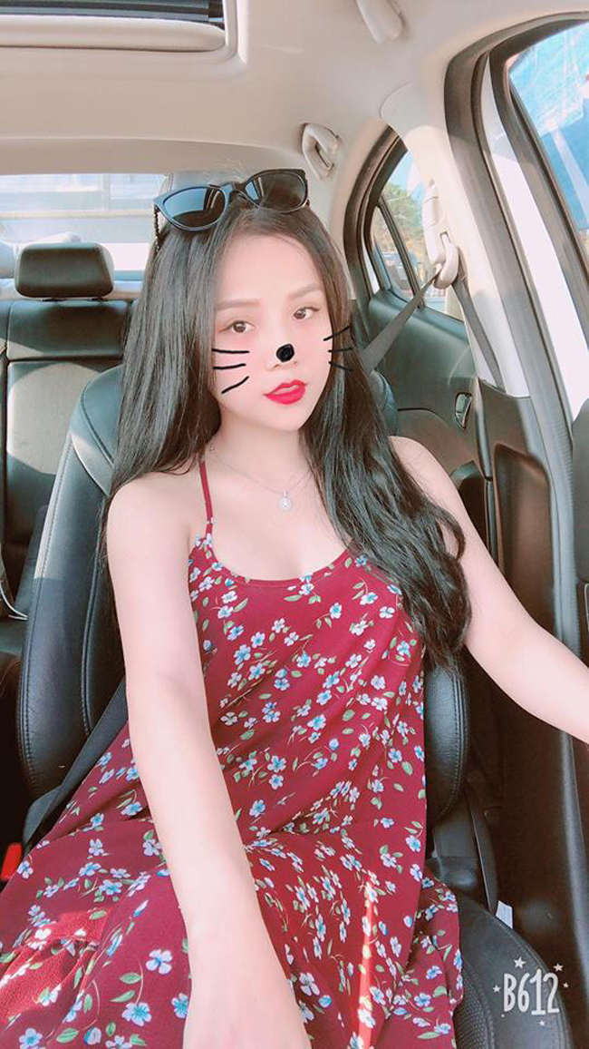 Hé lộ bạn gái siêu xinh của thủ môn Văn Lâm